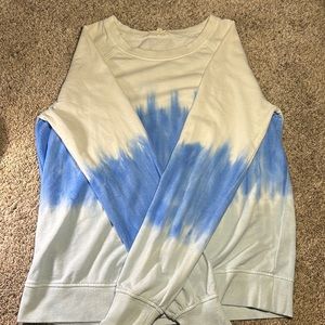 Women’s lightweight sweatshirt